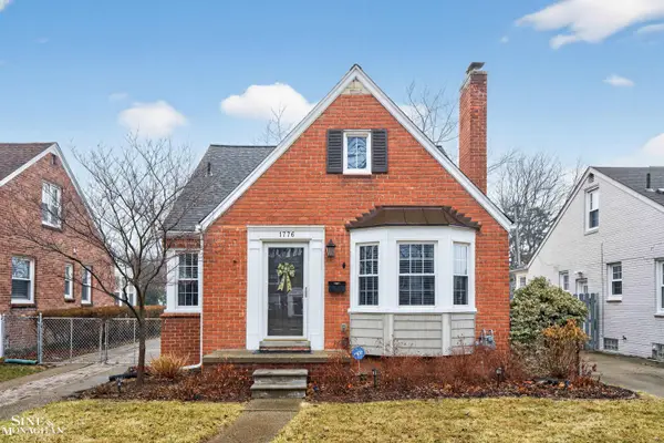 1776 Manchester, Grosse Pointe Woods, MI 48236