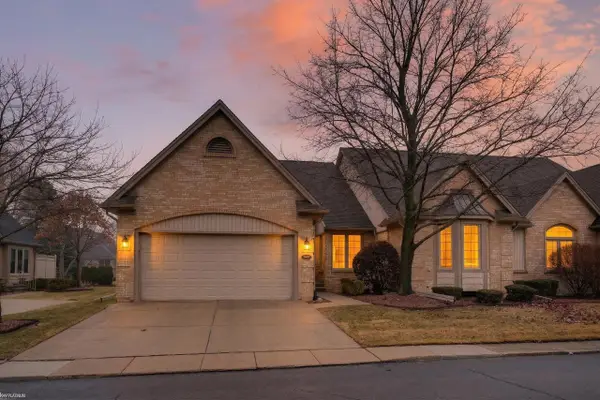 54413 Cambridge, Shelby Twp, MI 48315