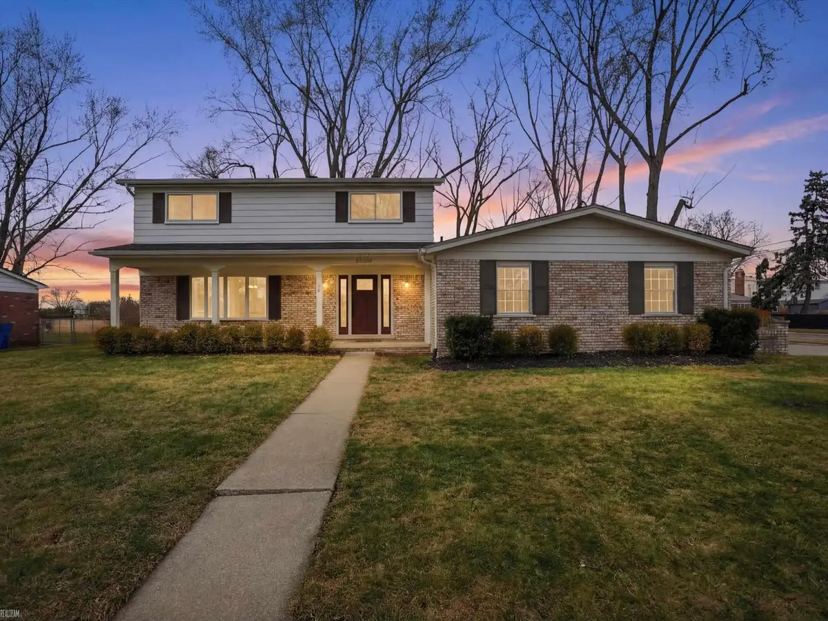 32253 Newcastle, Warren, MI 48093 - #1