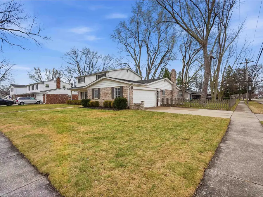 32253 Newcastle, Warren, MI 48093 - #3