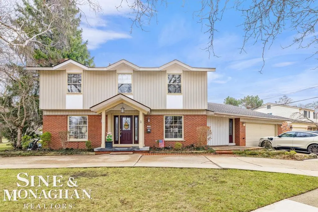 715 Pear Tree, Grosse Pointe Woods, MI 48236 - #1