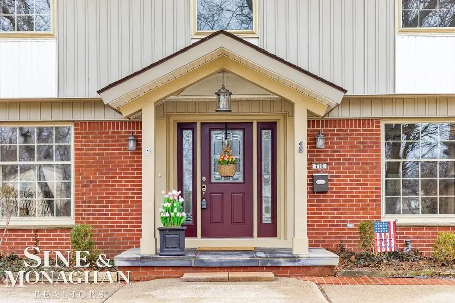 715 Pear Tree, Grosse Pointe Woods, MI 48236 - #2