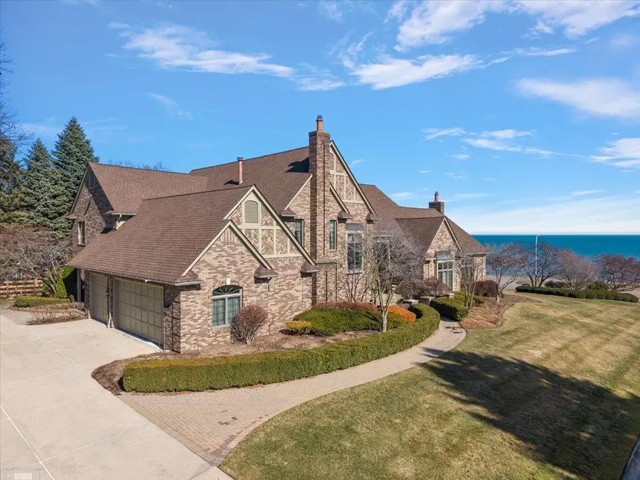 207 Lake Shore, Grosse Pointe Farms, MI 48236 - #3