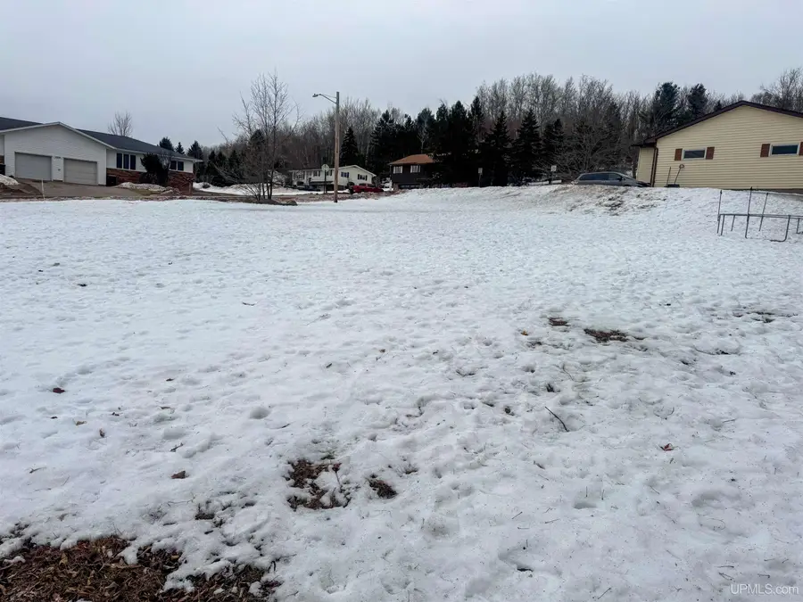 615 Kennedy, Iron Mountain, MI 49801 - #2