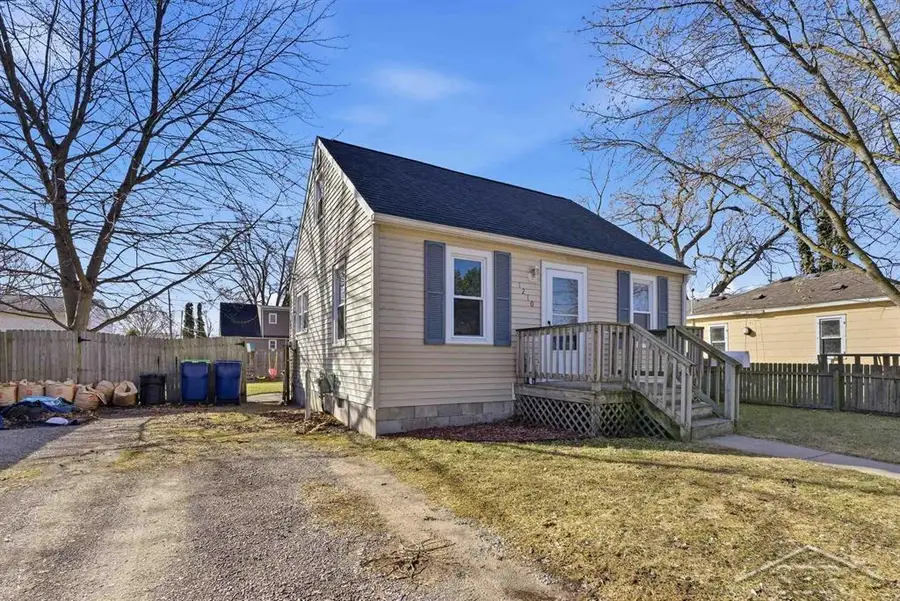1210 E Smith, Bay City, MI 48706 - #2