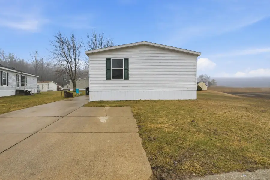 1829 Ponderosa, Columbus, MI 48063 - #2