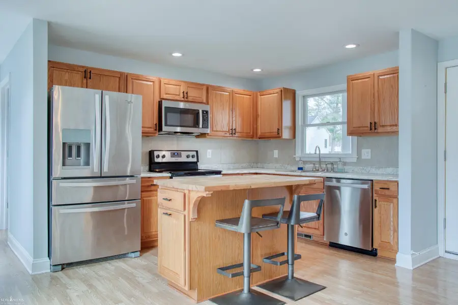 211 N Church, Byron, MI 48418 - #2