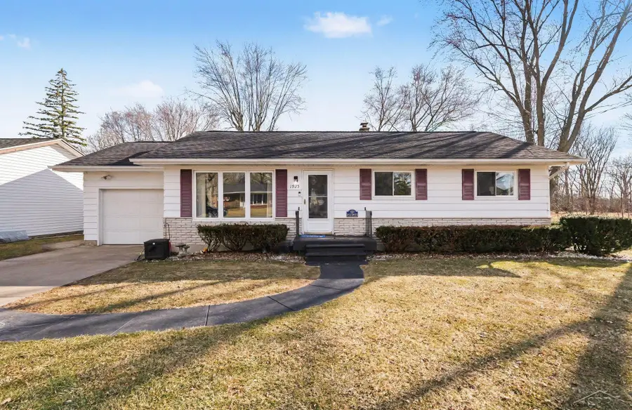 1925 Schust, Saginaw, MI 48604 - #2