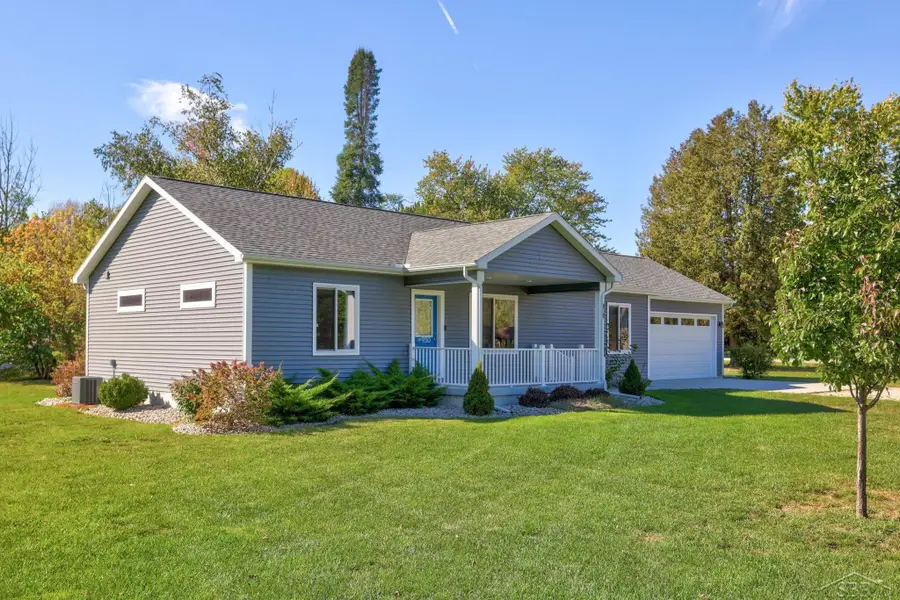 930 E North, Ithaca, MI 48847 - #2