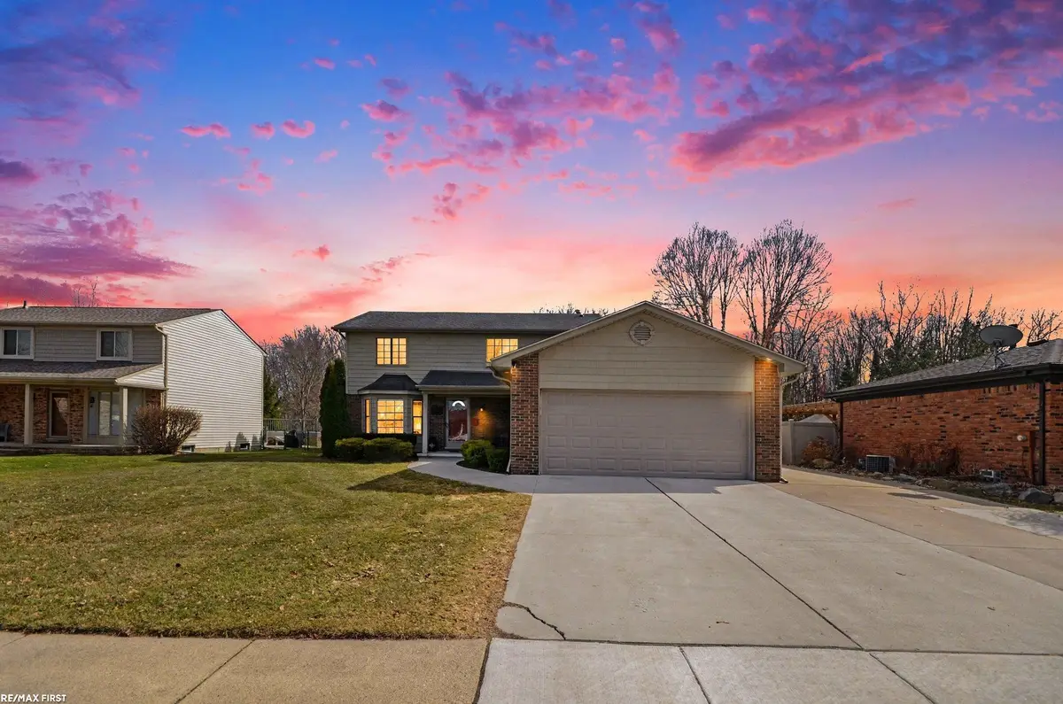 37084 Fox Pointe, New Baltimore, MI 48047 - #1