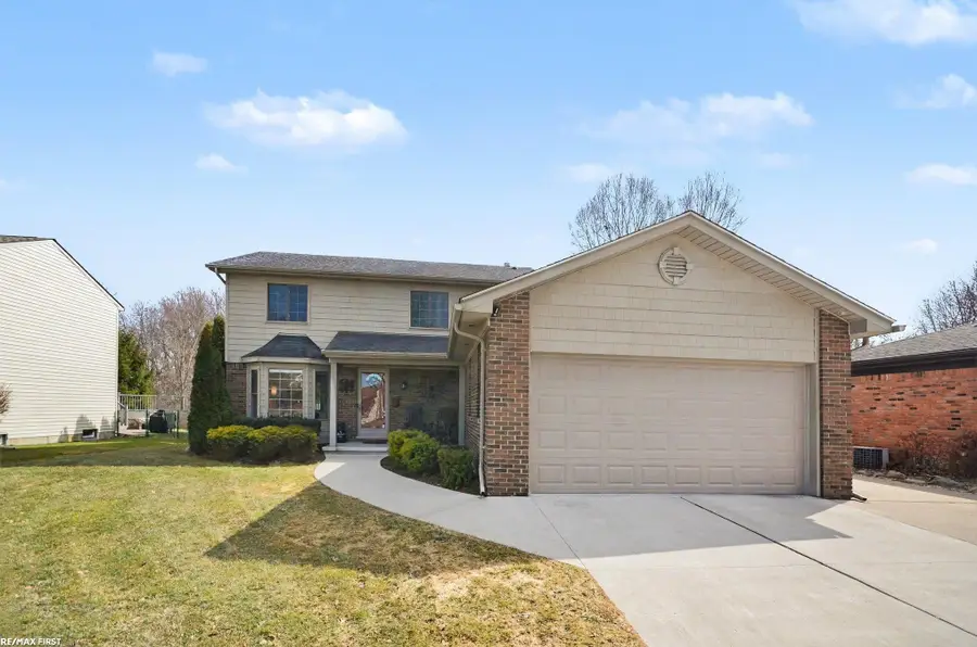 37084 Fox Pointe, New Baltimore, MI 48047 - #3