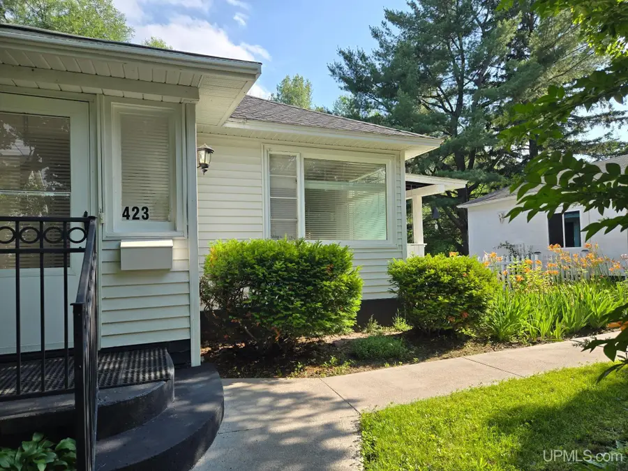 423 W Hampton, Marquette, MI 49855 - #2