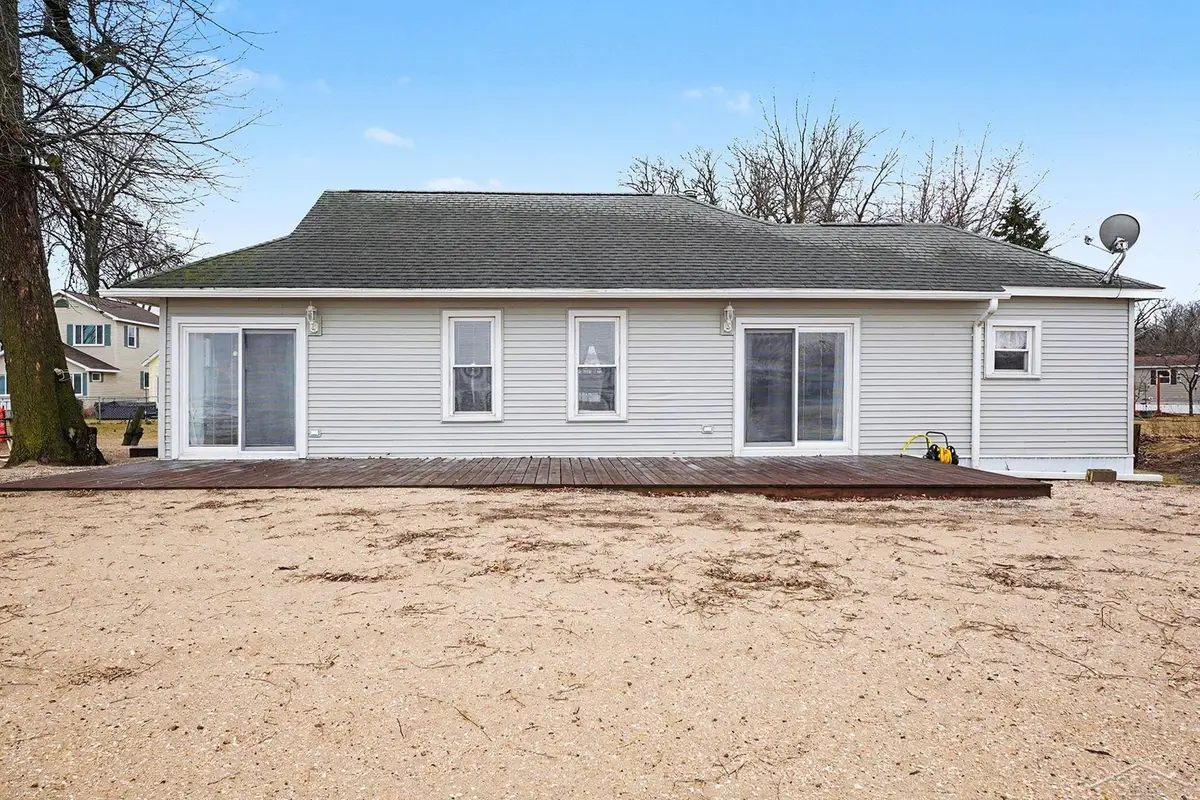 667 Bay, Bay City, MI 48706 - #1