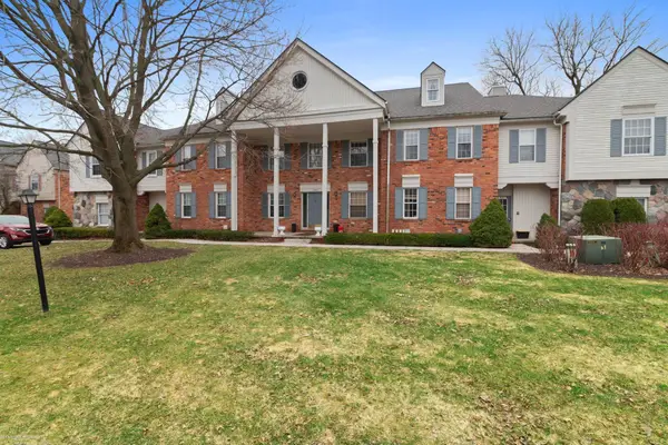 1645 Huntington #Unit E, Rochester Hills, MI 48309