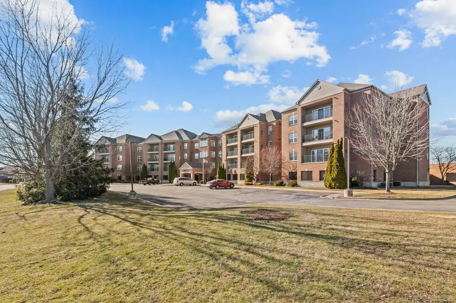 2116 Country Club #Unit 9, Saint Clair Shores, MI 48082 - #2
