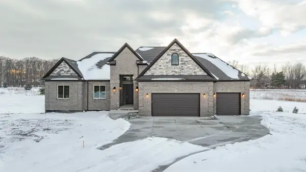 68651 Lake Angela Pointe, Richmond, MI 48062