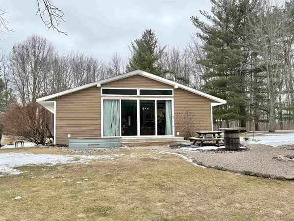 3489 Bay Arenac Line, Pinconning, MI 48650