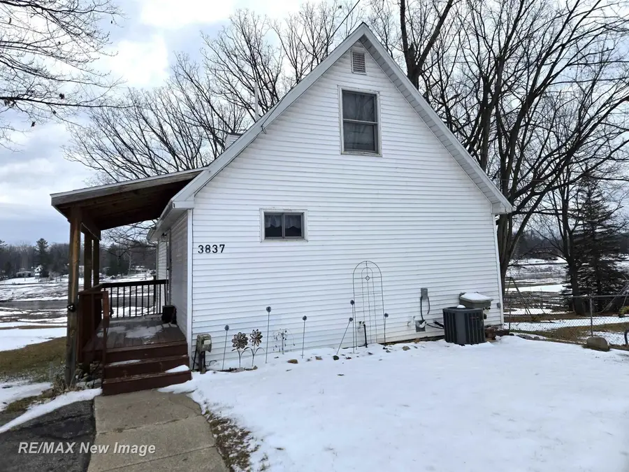 3837 S Pine, Beaverton, MI 48612 - #2