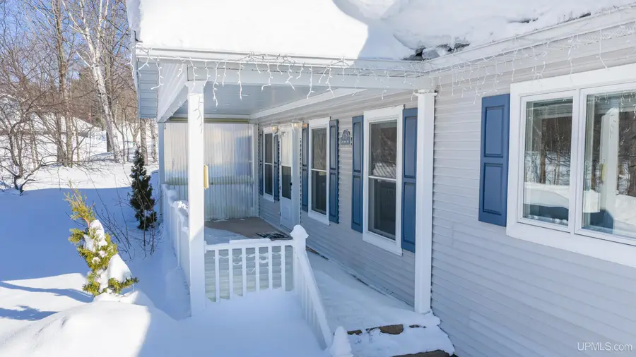 1028 Crestwood Dr, Hancock, MI 49930 - #2