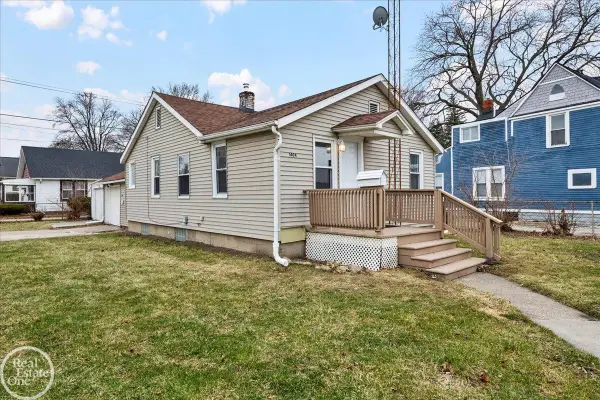 1404 Water, Port Huron, MI 48060