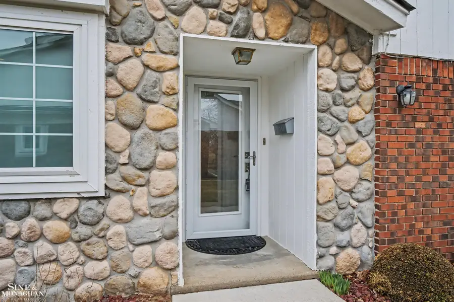 780 Country Club, Saint Clair Shores, MI 48082 - #2