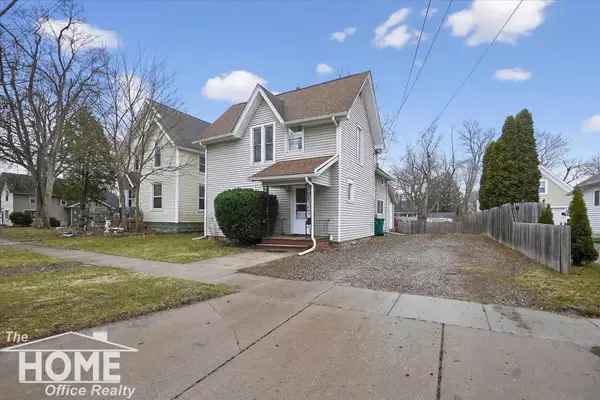 218 S Oak, Owosso, MI 48867