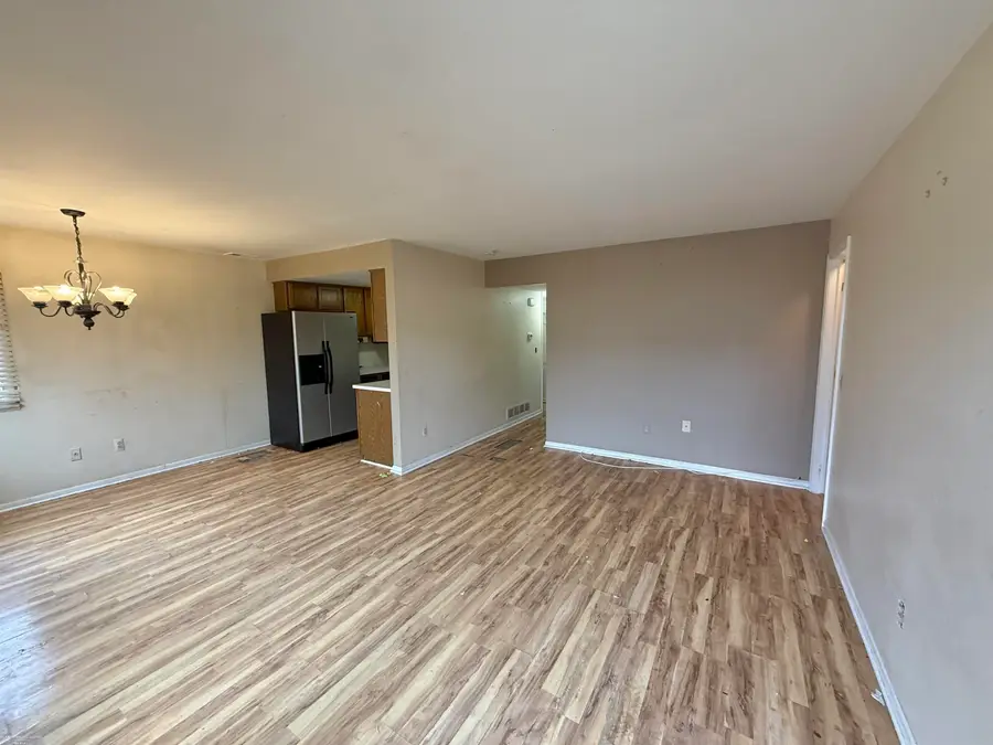 17423 Utica Oaks, Roseville, MI 48066 - #2