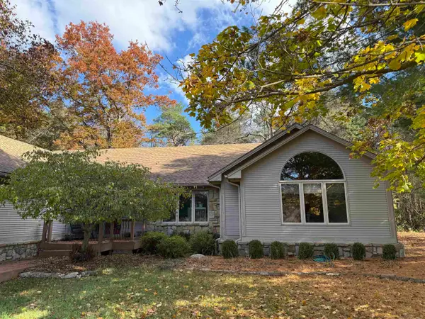 2344 Brewer, Howell, MI 48855