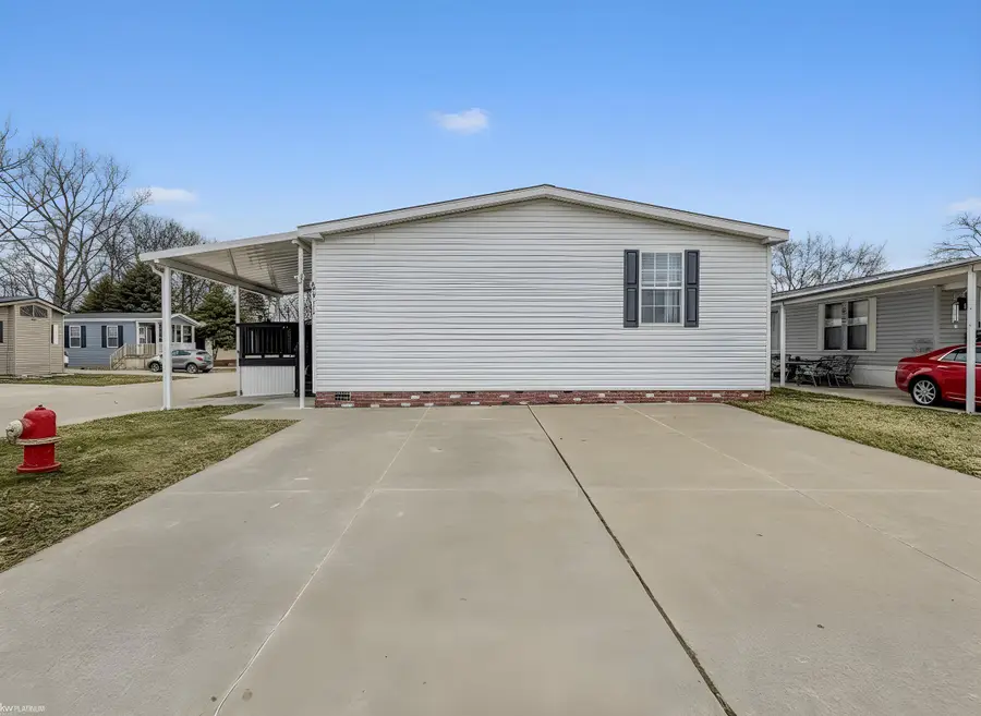 50214 Ambleside, Shelby, MI 48315 - #2