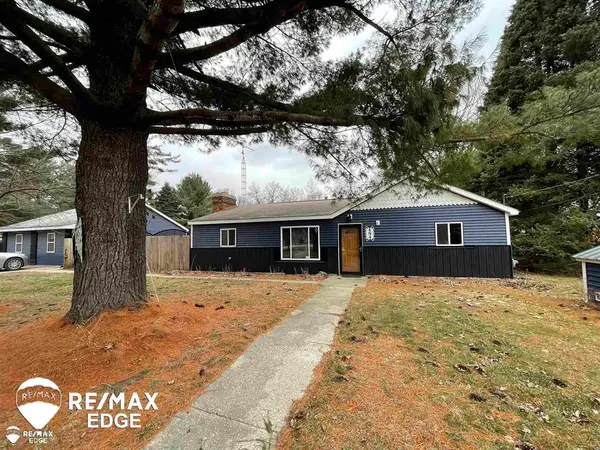 494 W Barnes Lake, Columbiaville, MI 48421