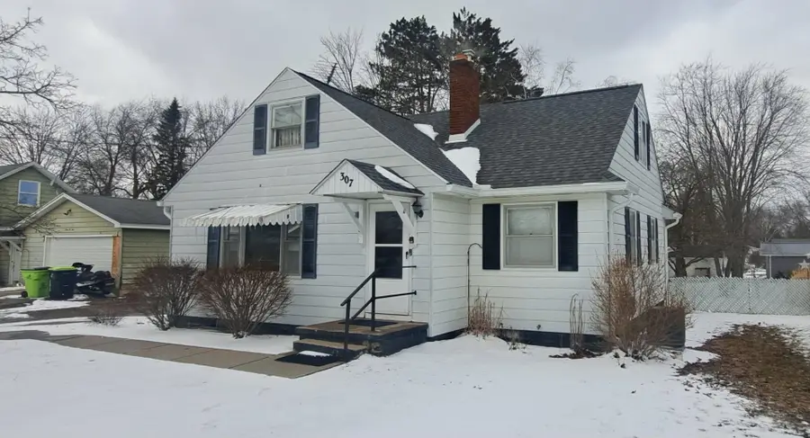 307 Schoolcrest, Clare, MI 48617 - #2