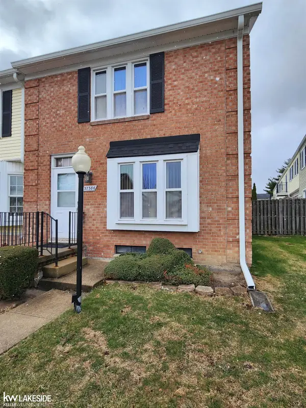 37386 Charter Oaks, Clinton Township, MI 48036