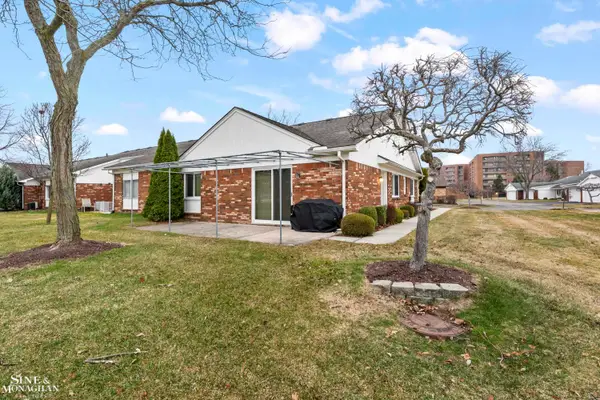 738 Country Club, Saint Clair Shores, MI 48082