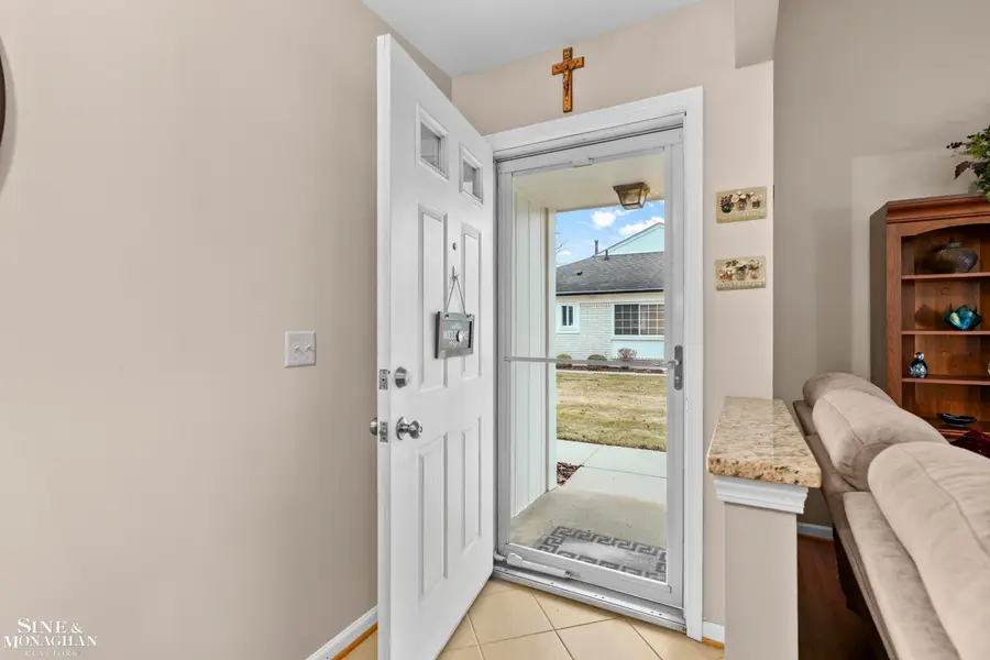 738 Country Club, Saint Clair Shores, MI 48082 - #3