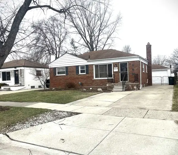 29219 Joan St, Saint Clair Shores, MI 48081
