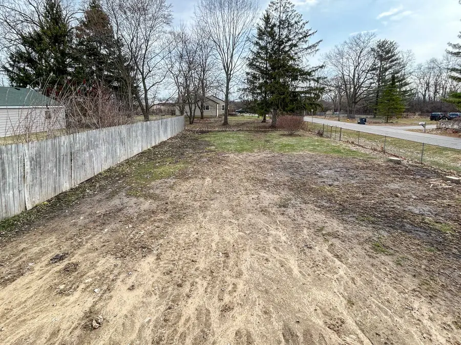 2399 E Parkwood, Burton, MI 48529 - #3