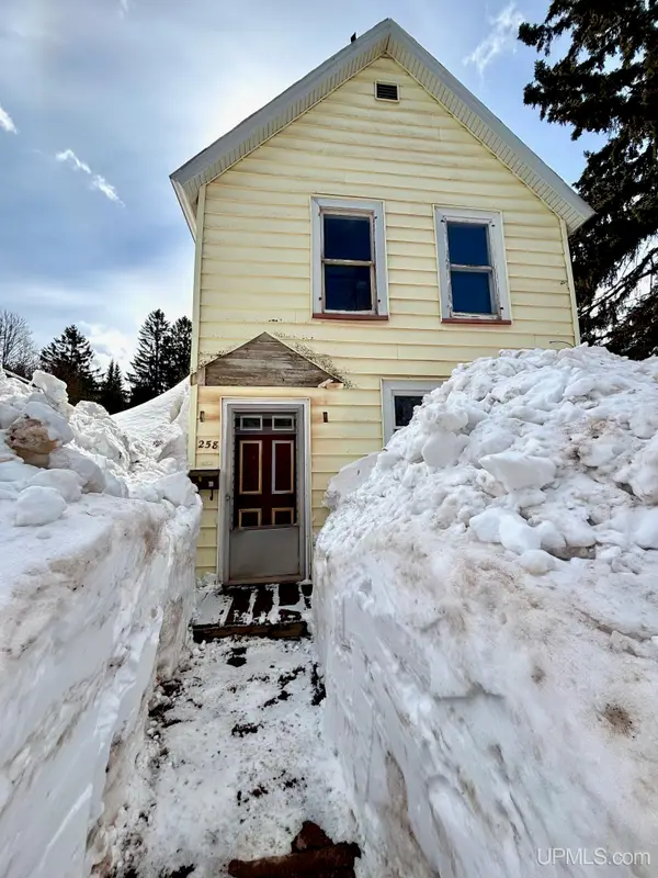 258 Hill, Ishpeming, MI 49849
