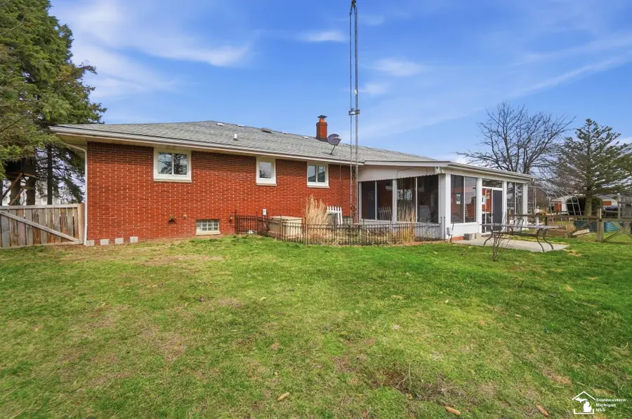 7227 Stadler, Monroe, MI 48162 - #3