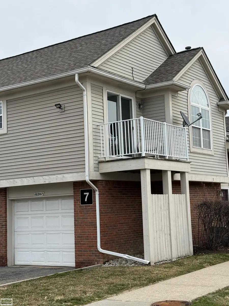 16547 Covington, Clinton, MI 48038 - #2