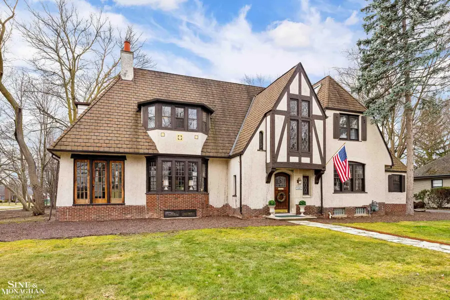 1041 Lochmoor, Grosse Pointe Woods, MI 48236 - #2