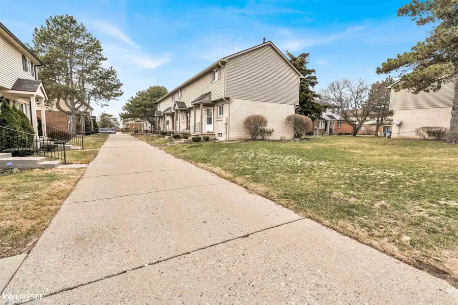 2216 Orchard Crest, Utica, MI 48317 - #2