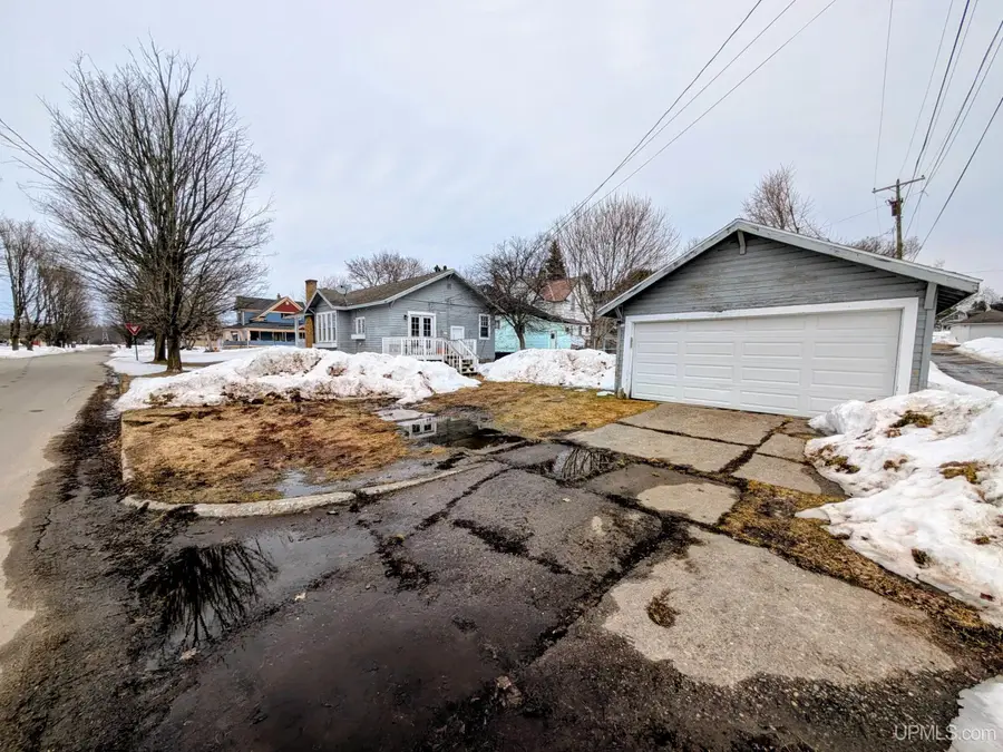 402 Cherry, Iron River, MI 49935 - #2