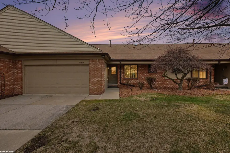 20604 Birch Meadow, Clinton Township, MI 48036 - #2