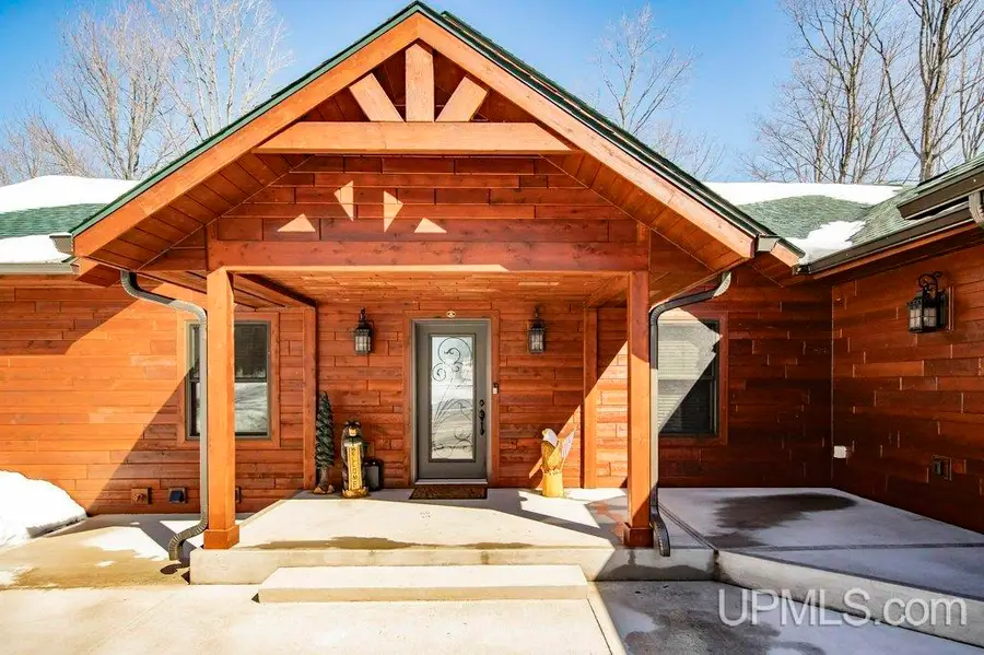 176 Sunset Shores, Iron River, MI 49935 - #2