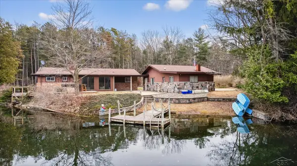 4403 N Raucholz, Hemlock, MI 48626