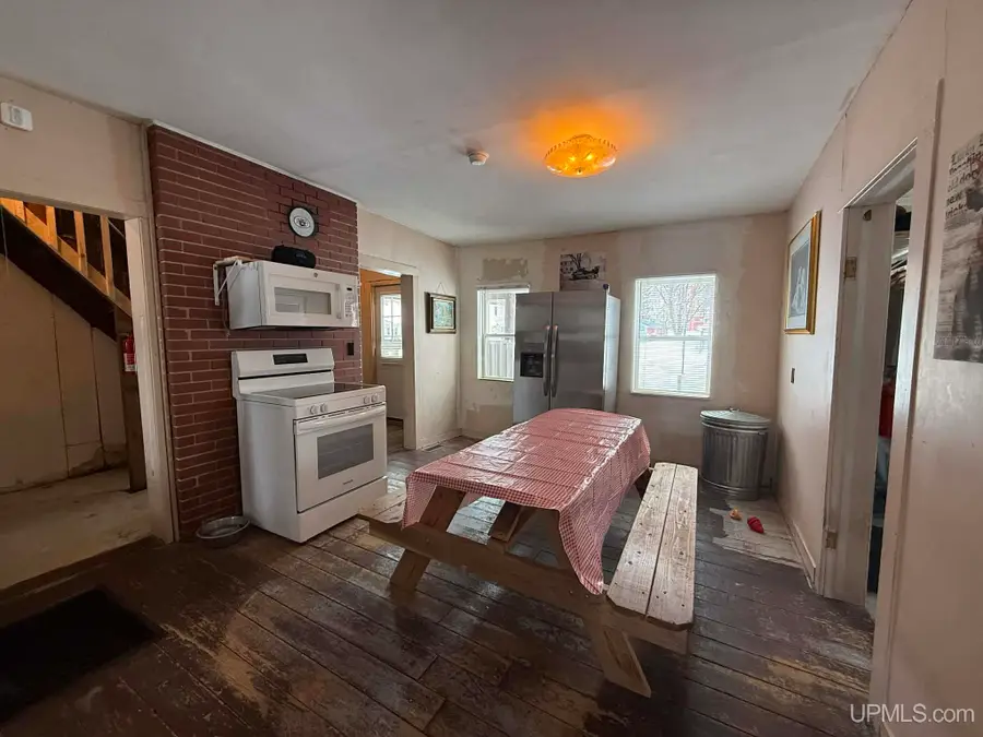 305 E Truman, Newberry, MI 49868 - #3