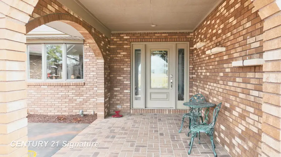 6728 N River, Freeland, MI 48623 - #2