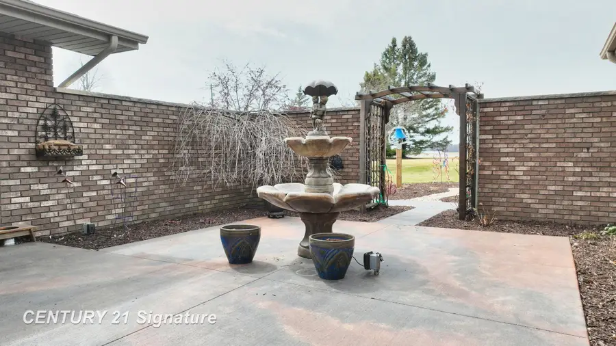 6728 N River, Freeland, MI 48623 - #3