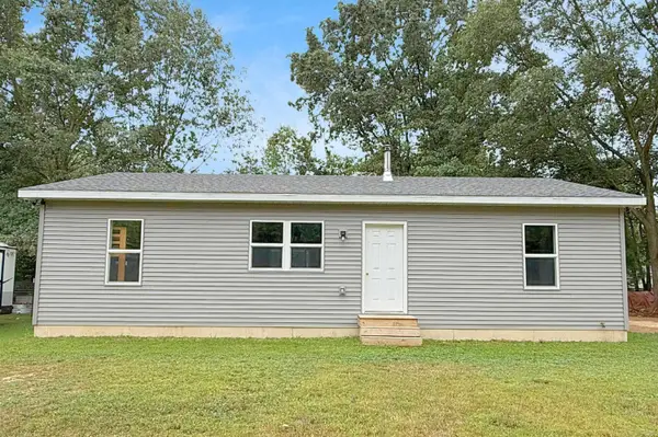 8659 Wood View, Lake Station, MI 48632