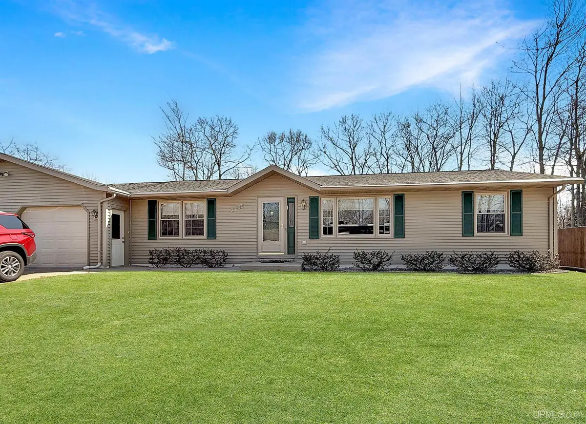 2709 W 6th, Gladstone, MI 49837 - #1